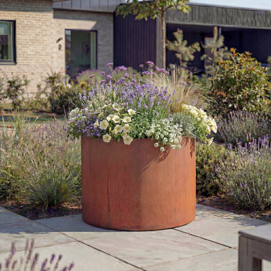Maßgeschneiderte Bestellung: Runder Pflanzkasten mit Boden