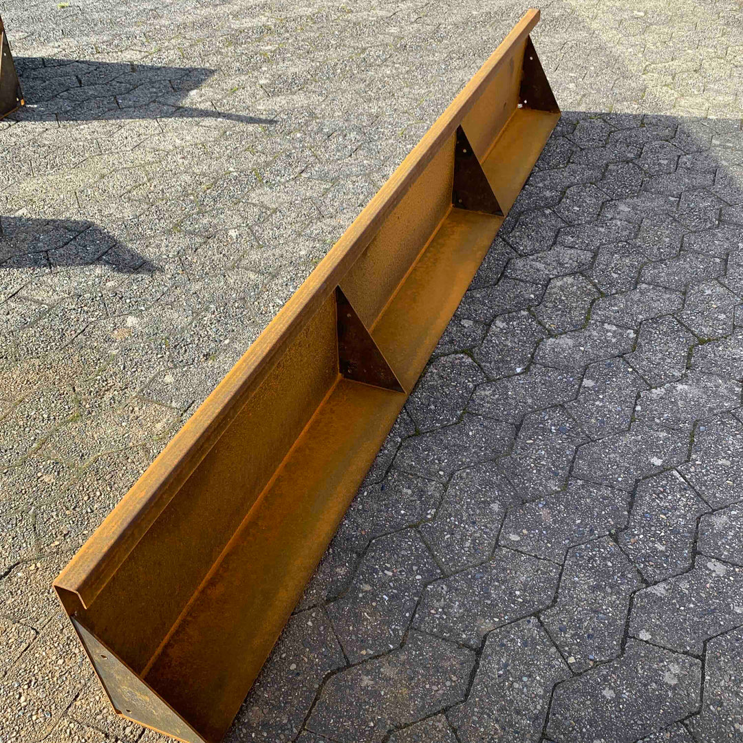 Maßgeschneiderte Bestellung: Stützmauer aus Cortenstahl